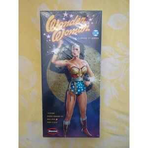 Wonder Woman Moebius 973 1/8 Scale DC Comics Plastic Model Kit